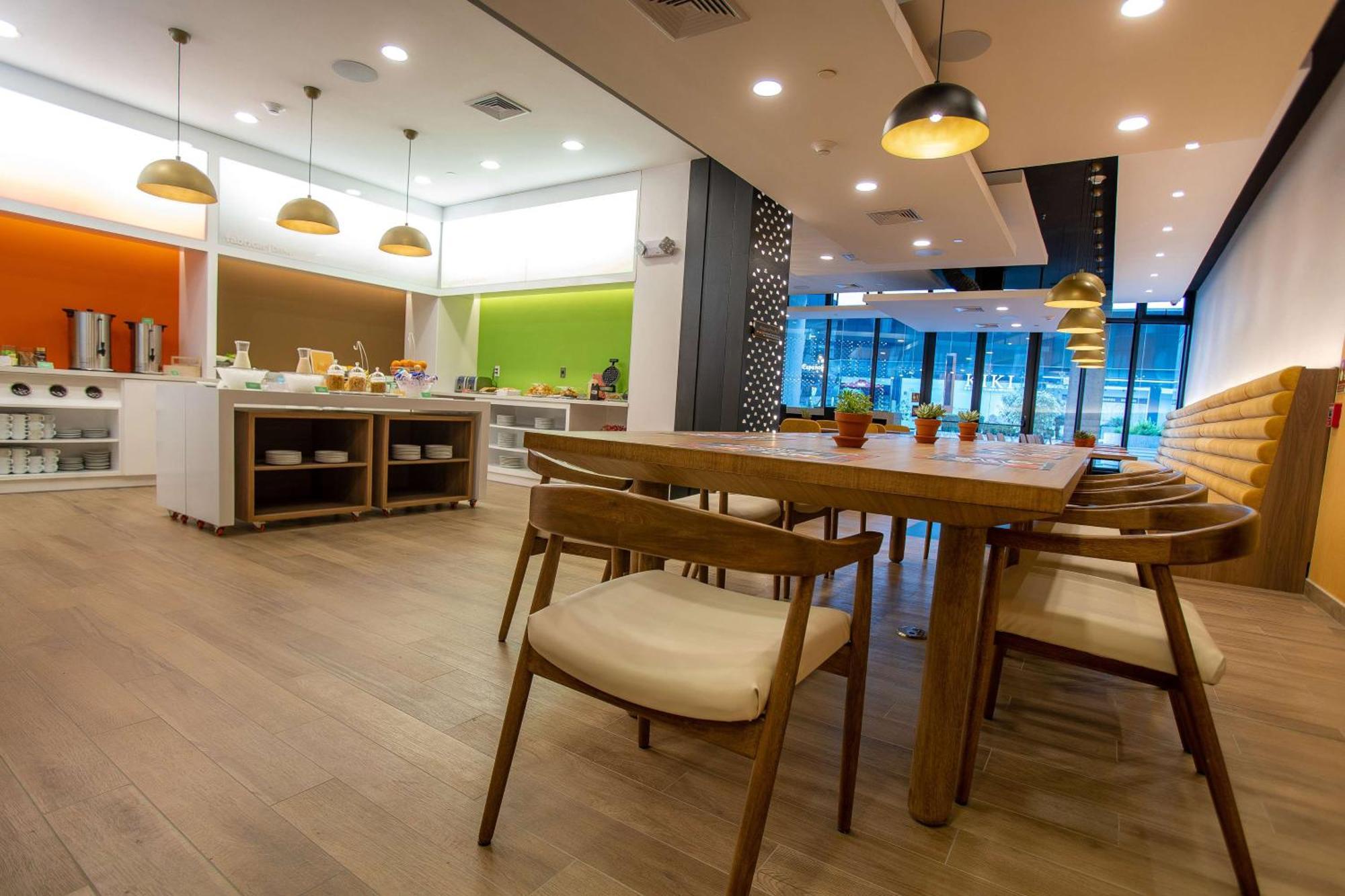 Hampton By Hilton Quito La Carolina Park Otel Dış mekan fotoğraf